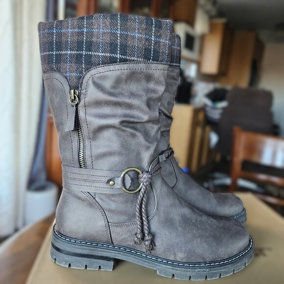 Wanderlust short Winter Boot LIKE NEW - Picture 8 of 11